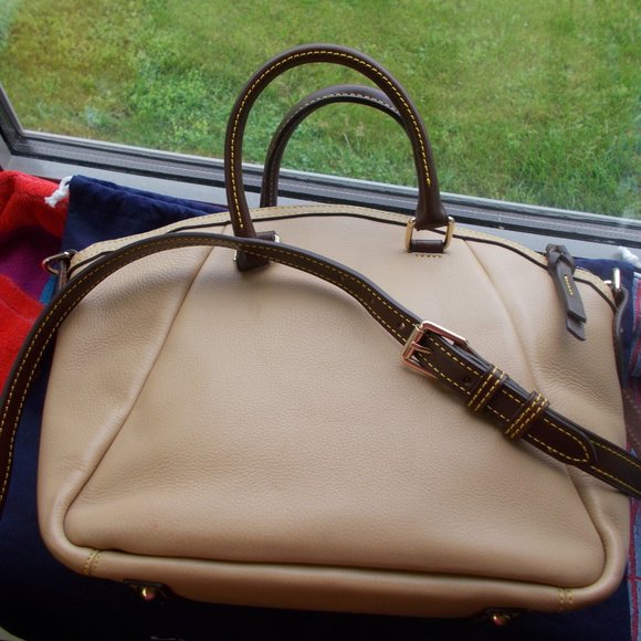 Dooney & Bourke Duxbury Large New Handbag - Picture 5 of 14